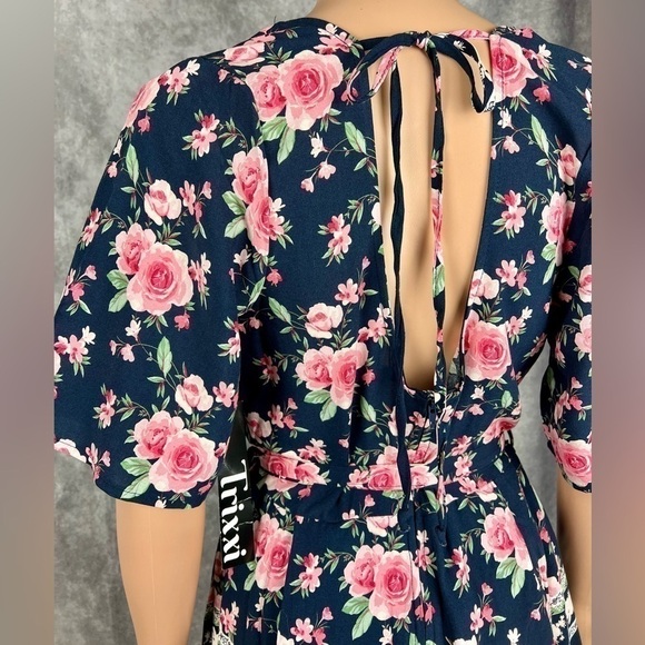 NWT Trixxi Romantic Floral Romper Sz M - Picture 5 of 9